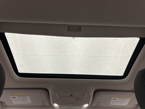 Used 2018 Ford Focus SEL FWD image 19