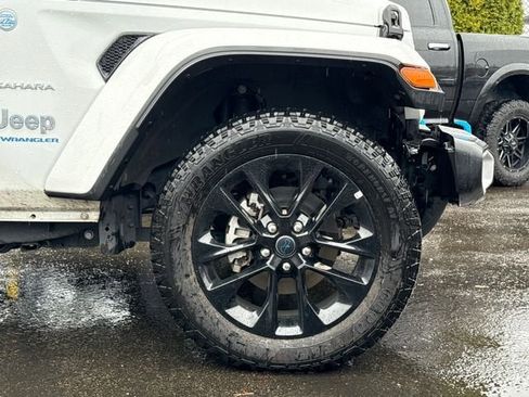 Used 2024 Jeep Wrangler Unlimited Sahara image 10