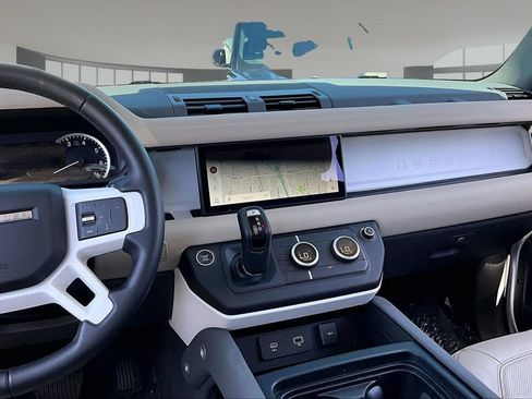 Certified 2023 Land Rover Defender 110 SE AWD/4WD image 9