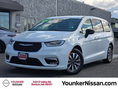 Used 2024 Chrysler Pacifica Limited