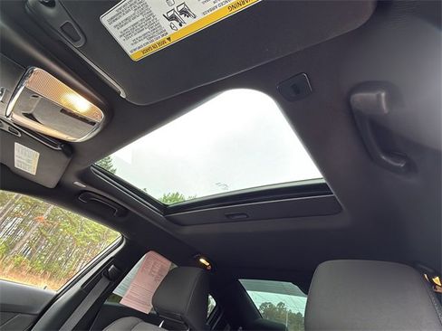 Used 2023 Dodge Charger SXT w/ Blacktop Package image 21