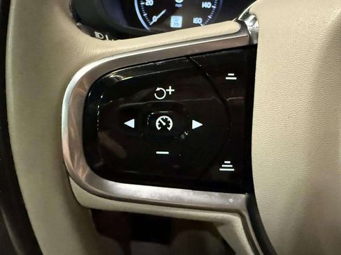 Used 2019 Volvo XC60 T5 Inscription w/ Protection Package Premier image 39