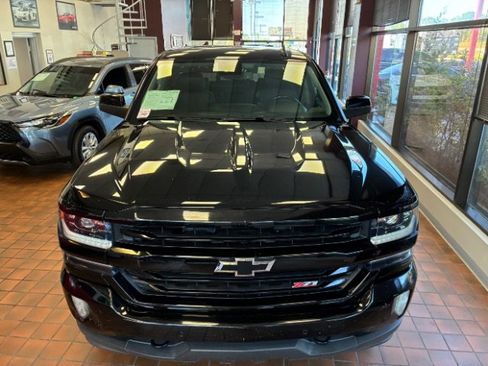 Used 2018 Chevrolet Silverado 1500 LTZ Z71 w/ LTZ Plus Package AWD/4WD image 5
