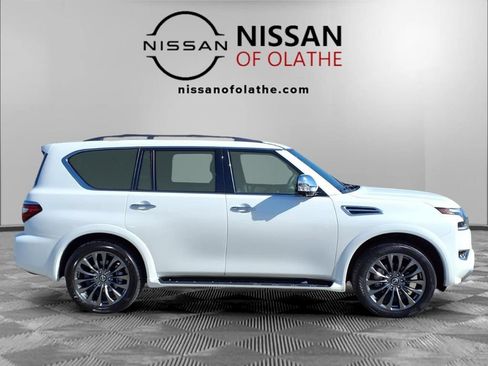 Used 2024 Nissan Armada Platinum w/ Captain's Chairs Package AWD/4WD image 32