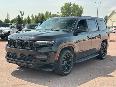 Used 2024 Jeep Wagoneer Series II AWD/4WD image 4