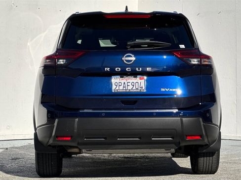 Used 2024 Nissan Rogue SV w/ SV Premium Package image 5