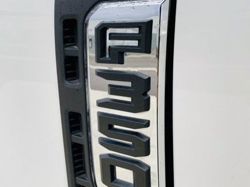 Used 2024 Ford F350 Platinum w/ Tremor Off-Road Package image 11