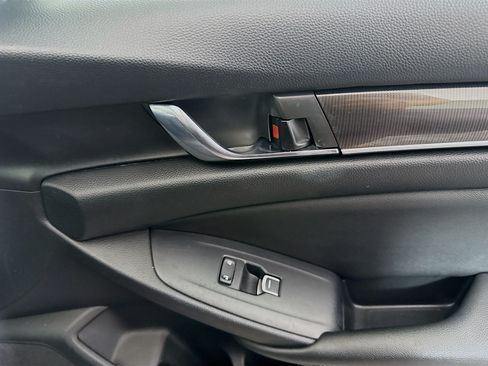 Used 2019 Honda Accord Sport image 31