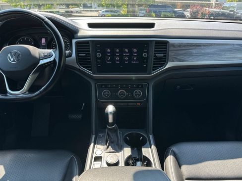 Used 2020 Volkswagen Atlas Cross Sport SE w/ Panoramic Sunroof Package AWD/4WD image 17