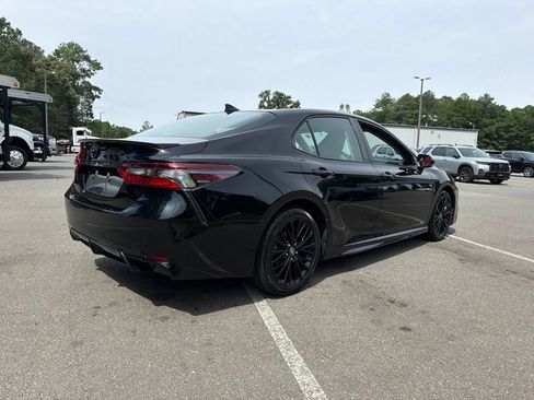 Used 2022 Toyota Camry SE FWD image 5