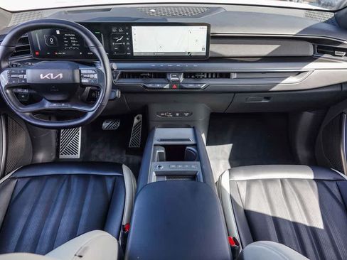 Certified 2024 Kia EV9 GT-Line AWD/4WD image 11