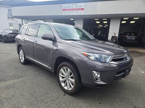 Used 2013 Toyota Highlander Limited AWD/4WD image 24