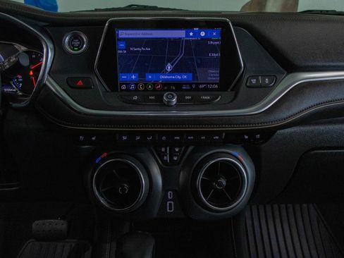 Used 2019 Chevrolet Blazer Premier w/ Sun and Wheels Package image 4