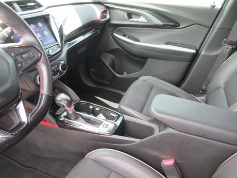 Used 2021 Chevrolet TrailBlazer RS FWD image 16