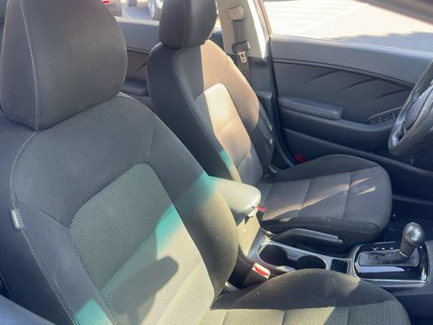 Used 2017 Kia Forte LX FWD image 15