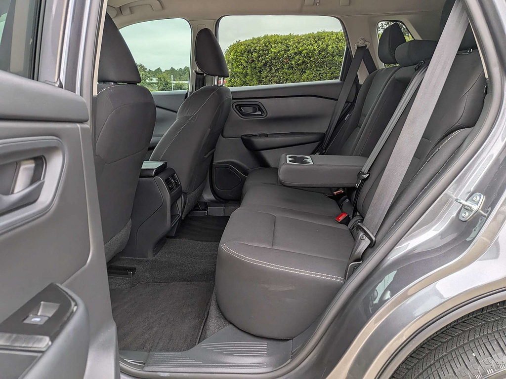 Used 2025 Nissan Rogue S FWD image 14