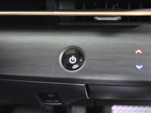 Used 2023 Nissan Ariya FWD image 9