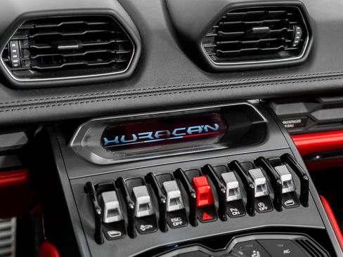 Used 2018 Lamborghini Huracan LP 580-2 image 35