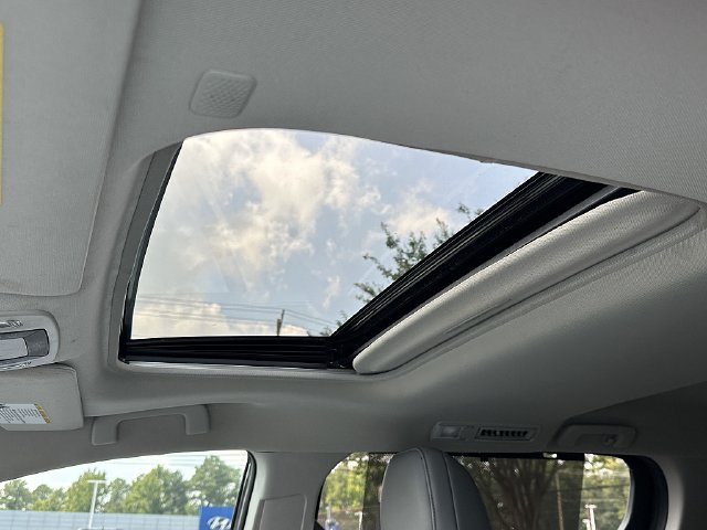 Certified 2024 Toyota Sienna XLE FWD image 20