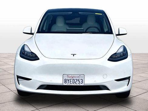 Used 2021 Tesla Model Y Long Range AWD/4WD image 2