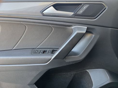 Used 2023 Volkswagen Taos SE image 11