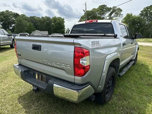 Used 2017 Toyota Tundra SR5 w/ SR5 Upgrade Package AWD/4WD image 6