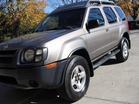 Used 2004 Nissan Xterra XE image 12