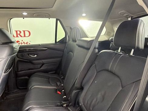 Used 2025 Honda Pilot Elite image 13