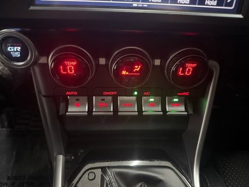 Used 2023 Toyota GR86 Premium RWD image 29