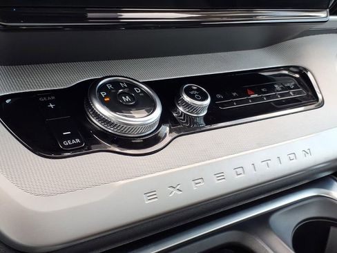 Certified 2025 Ford Expedition Active AWD/4WD image 22