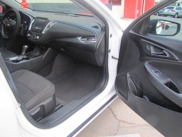 Used 2018 Chevrolet Malibu LS FWD image 11
