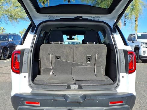 Used 2021 GMC Acadia SLE w/ Driver Convenience Package image 10