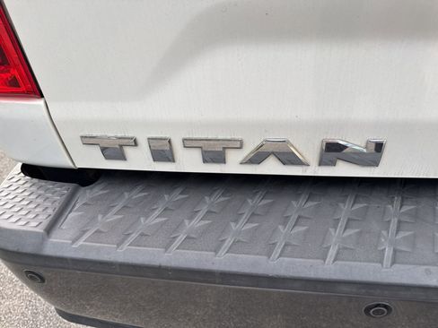 Used 2018 Nissan Titan PRO-4X w/ Pro-4x Convenience Package image 20