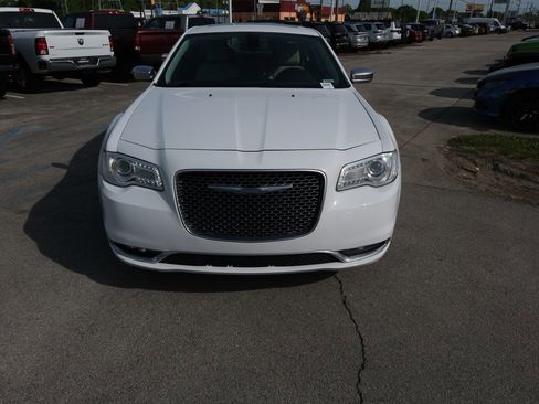 Used 2018 Chrysler 300 C w/ Sun, Sound & Nav Package image 12