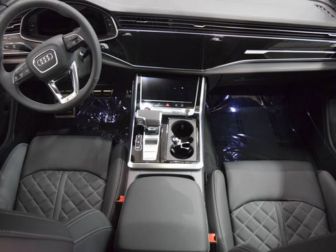New 2026 Audi SQ7 Prestige image 8