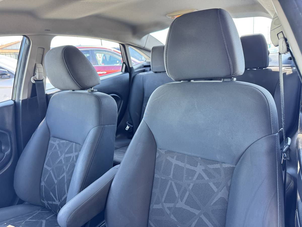 Used 2013 Ford Fiesta SE FWD image 34