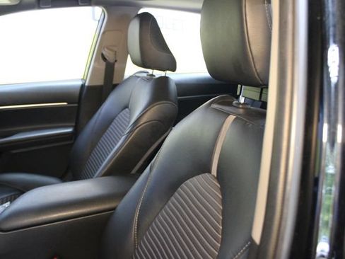 Used 2018 Toyota Camry SE FWD image 17