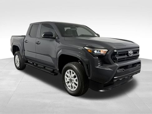 Used 2025 Toyota Tacoma SR RWD image 4