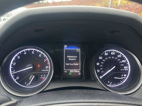 Certified 2023 Toyota Camry SE image 6