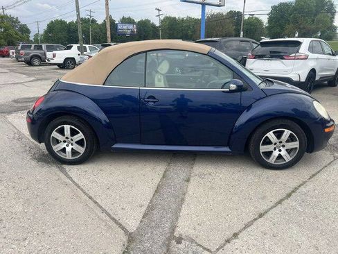Used 2006 Volkswagen Beetle Convertible w/ Package 1 FWD image 7