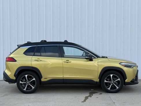 Used 2024 Toyota Corolla Cross XSE image 3