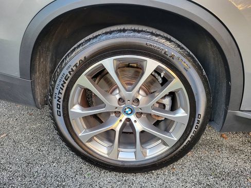 Used 2025 BMW X5 xDrive50e AWD/4WD image 17