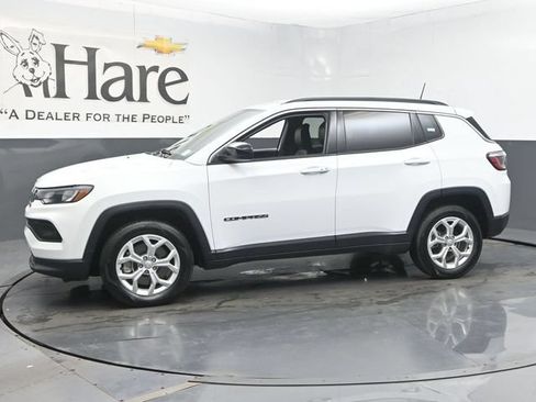 Used 2024 Jeep Compass Latitude AWD/4WD image 37