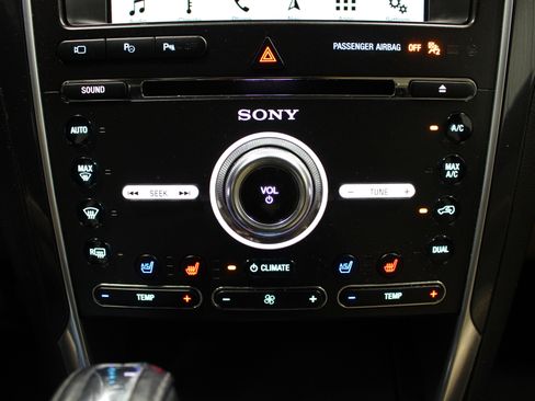 Used 2017 Ford Explorer Limited w/ Equipment Group 301A AWD/4WD image 17