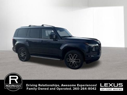 Used 2024 Lexus GX 550 w/ Accessory Package (2T) AWD/4WD image 10