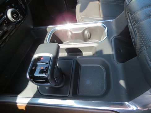 Used 2025 Chevrolet Silverado 1500 High Country w/ High Country Premium Package AWD/4WD image 22