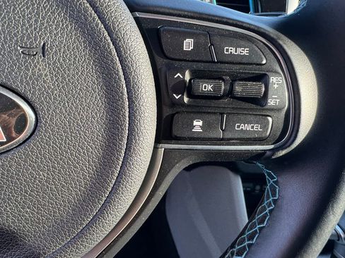 Used 2019 Kia Niro LX image 19