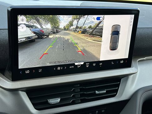 New 2025 Ford Explorer Active w/ Active Comfort Package image 23