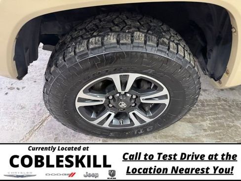 Used 2017 Toyota Tacoma 4x4 Double Cab image 10