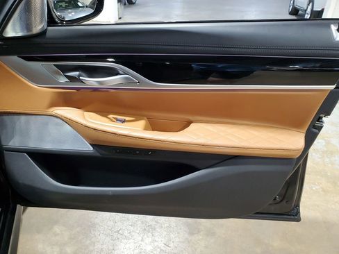 Used 2022 BMW ALPINA B7 xDrive image 17